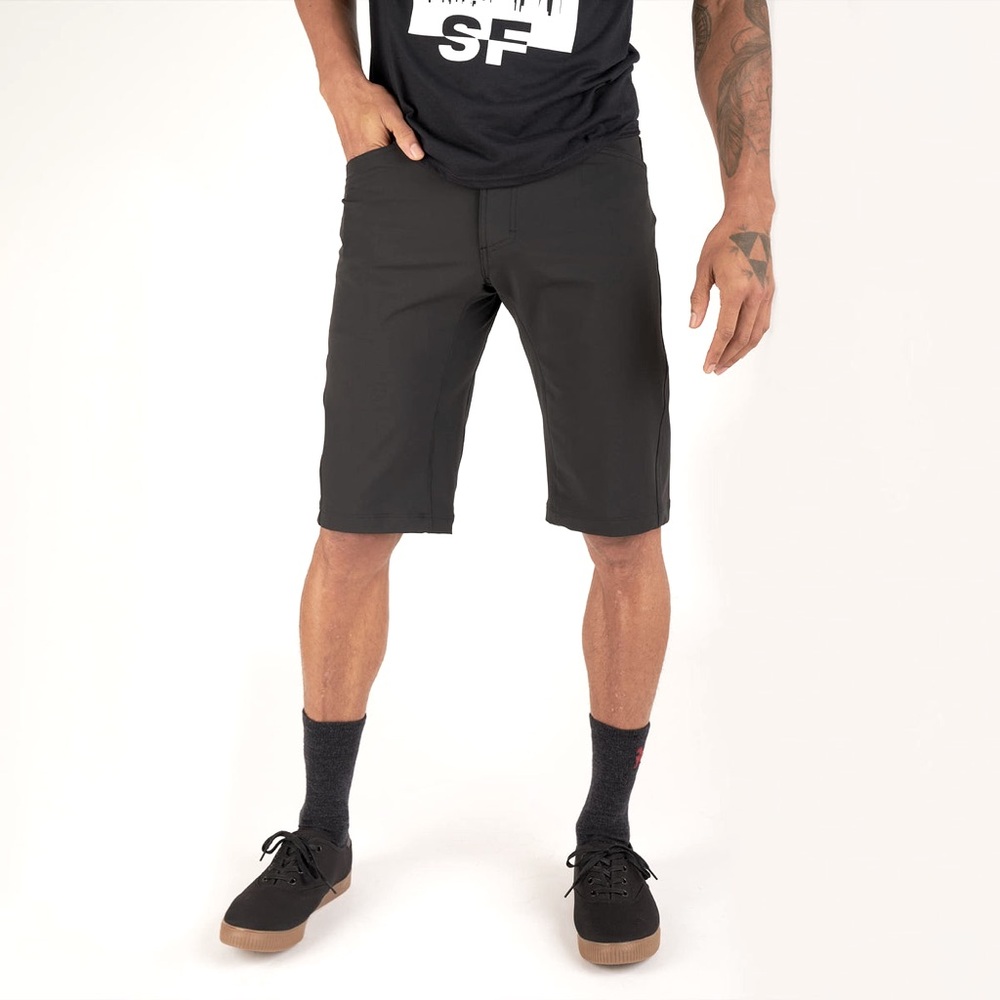Chrome Industries Men’s Black‎ Union 2.0 Performance Biking Shorts 34